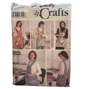 Simplicity Misses 5313 Aprons In 4 Styles Pattern - Uncut